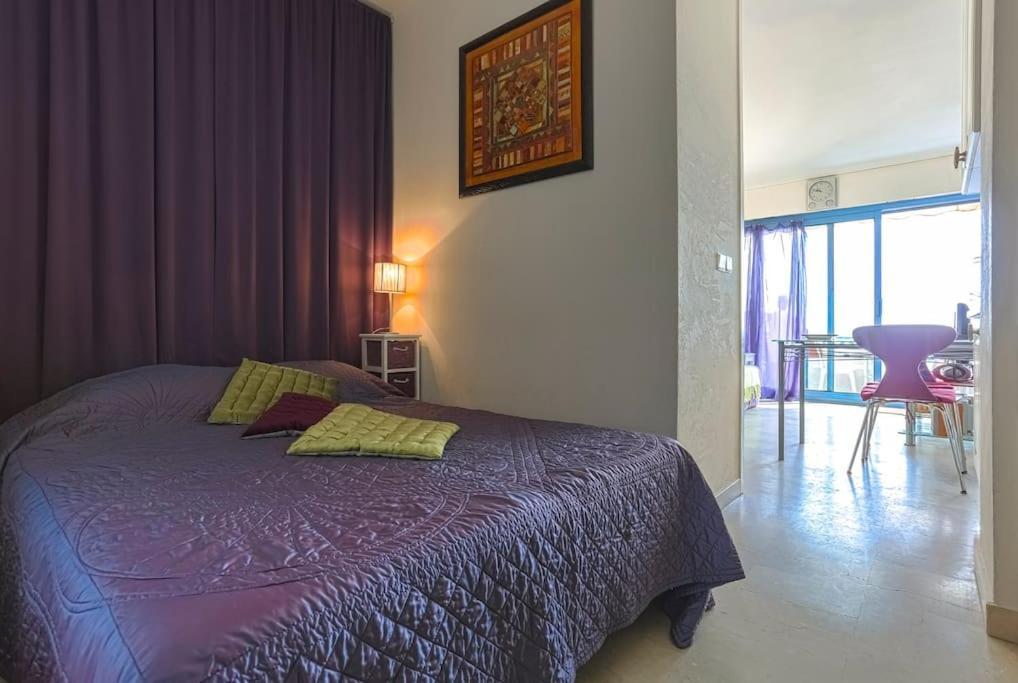 French Riviera 1 Bedroom On The Beach Facing Cannes Théoule-sur-Mer Екстериор снимка