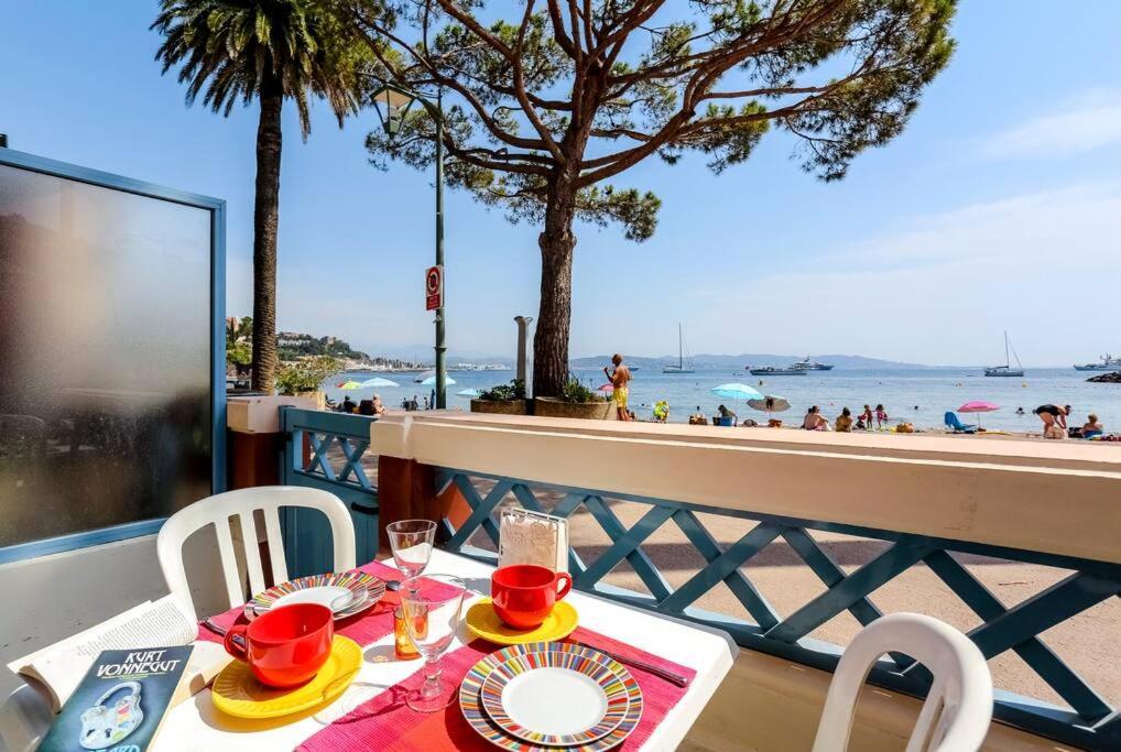French Riviera 1 Bedroom On The Beach Facing Cannes Théoule-sur-Mer Екстериор снимка